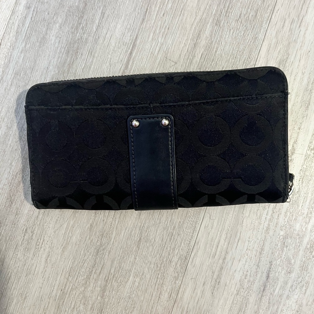 Black Coach wallet Y2K vibes